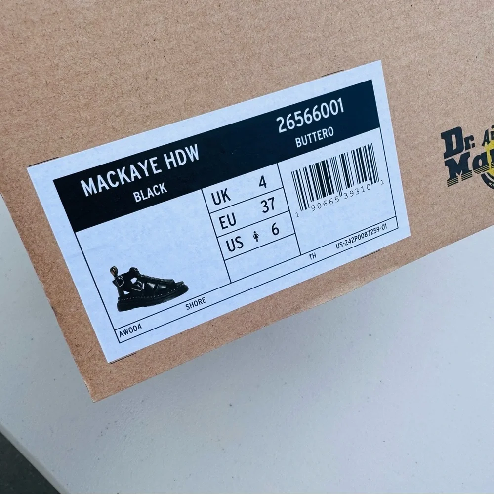 Dr Martens | Mackeye Black Buttero leather strap sandals - Picture 12 of 13